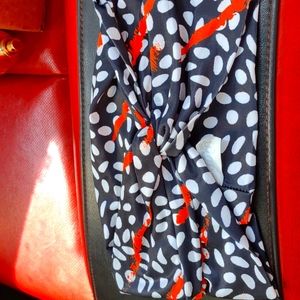 I'm selling a head band it's for kids and older